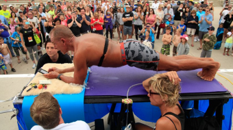 Former Marine George Hood in USA holds a plank 5+ hours for charity